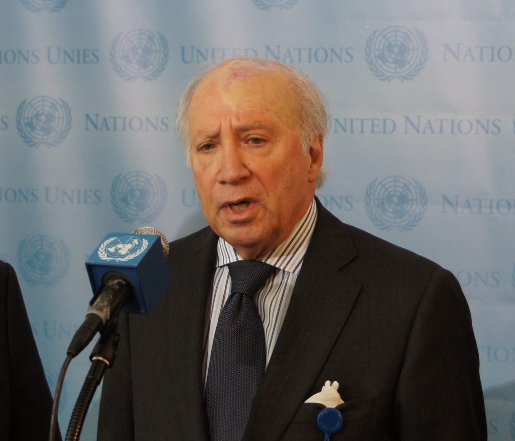 Matthew Nimetz at a United Nations press conference. Source: Wikimedia Commons