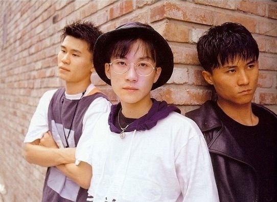 Seo Taiji and Boys back in the day. Source: Amino Apps